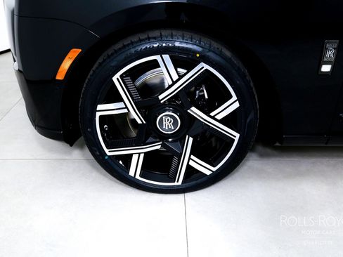 New 2026 Rolls-Royce Cullinan Black Badge image 43