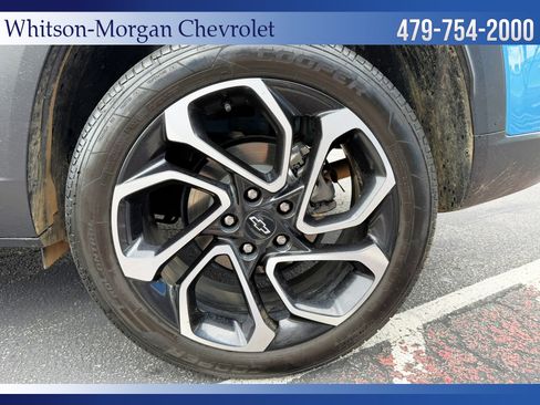 Used 2025 Chevrolet Trax RS w/ Sunroof Package FWD image 8