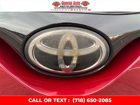 Used 2018 Toyota C-HR XLE FWD image 33