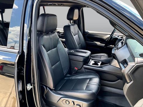 Used 2021 Chevrolet Tahoe RST w/ Luxury Package AWD/4WD image 9