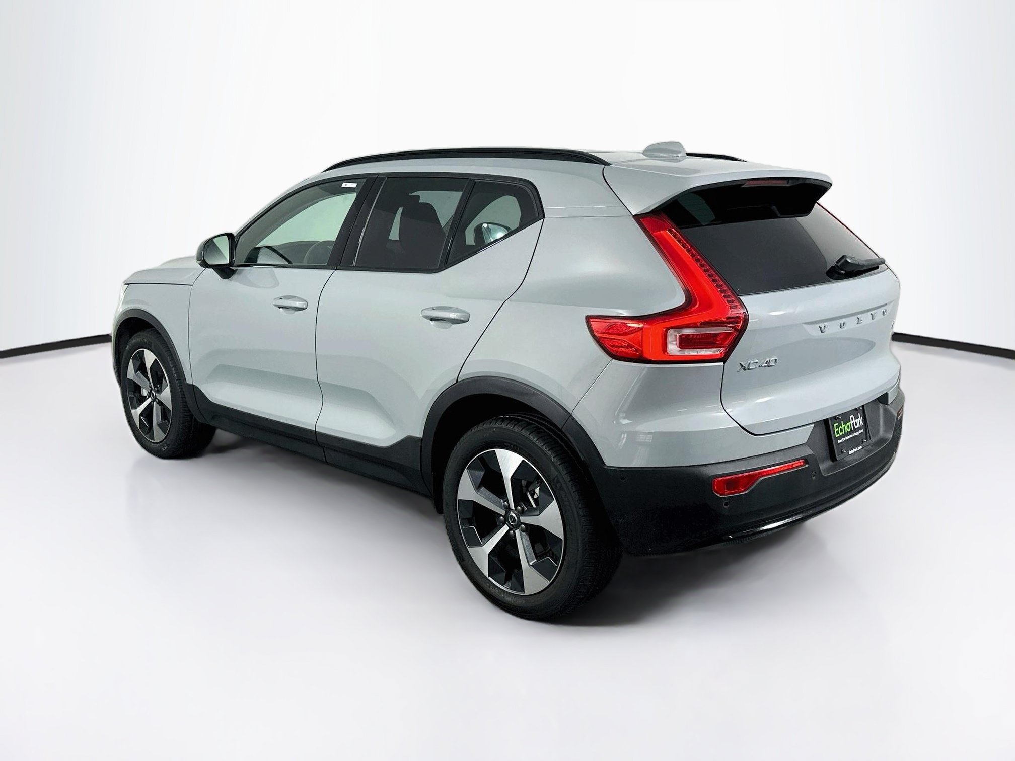 Used 2026 Volvo XC40 B5 Plus AWD/4WD image 5