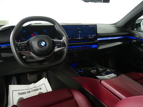 Used 2025 BMW 540i xDrive image 17