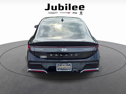 Used 2024 Hyundai Sonata SEL FWD image 3
