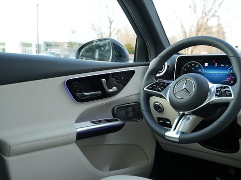 New 2026 Mercedes-Benz GLC 300 GLC 300 image 23