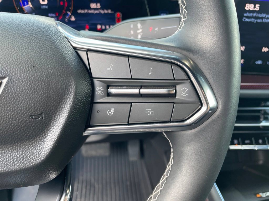 Used 2024 Chevrolet Traverse Z71 w/ LPO, Floor Liner Package AWD/4WD image 19