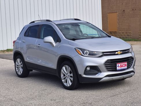 Used 2020 Chevrolet Trax Premier AWD/4WD image 3