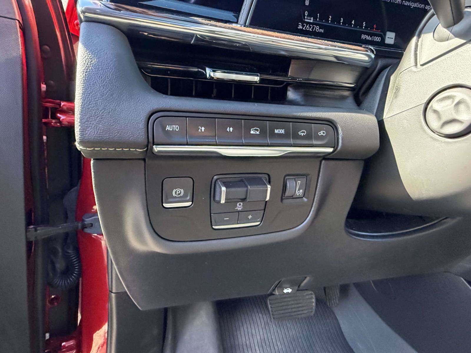 Used 2023 Cadillac Escalade Premium Luxury w/ Performance Package AWD/4WD image 22