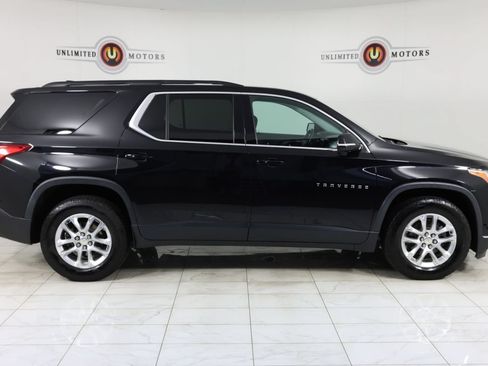 Used 2019 Chevrolet Traverse LT FWD image 2