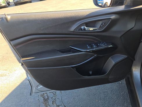 Used 2024 Chevrolet Trax RS w/ Sunroof Package image 21