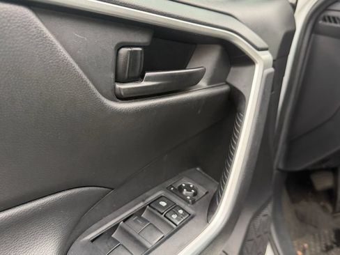 Used 2020 Toyota RAV4 LE w/ All Weather Liner Package AWD/4WD image 13