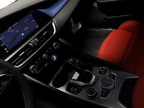 New 2025 Alfa Romeo Giulia AWD image 25