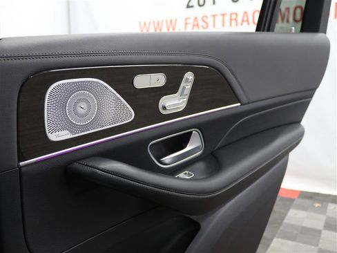 Used 2020 Mercedes-Benz GLS 580 580 4MATIC image 19