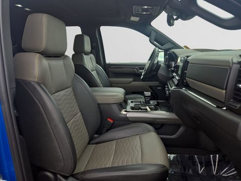 Used 2023 Chevrolet Silverado 1500 ZR2 image 16