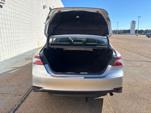 Used 2024 Toyota Camry LE image 29