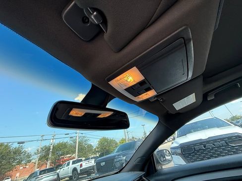 Used 2013 Ford Taurus SEL FWD image 22