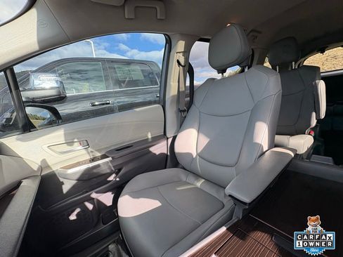 Used 2023 Toyota Sienna XLE AWD/4WD image 22