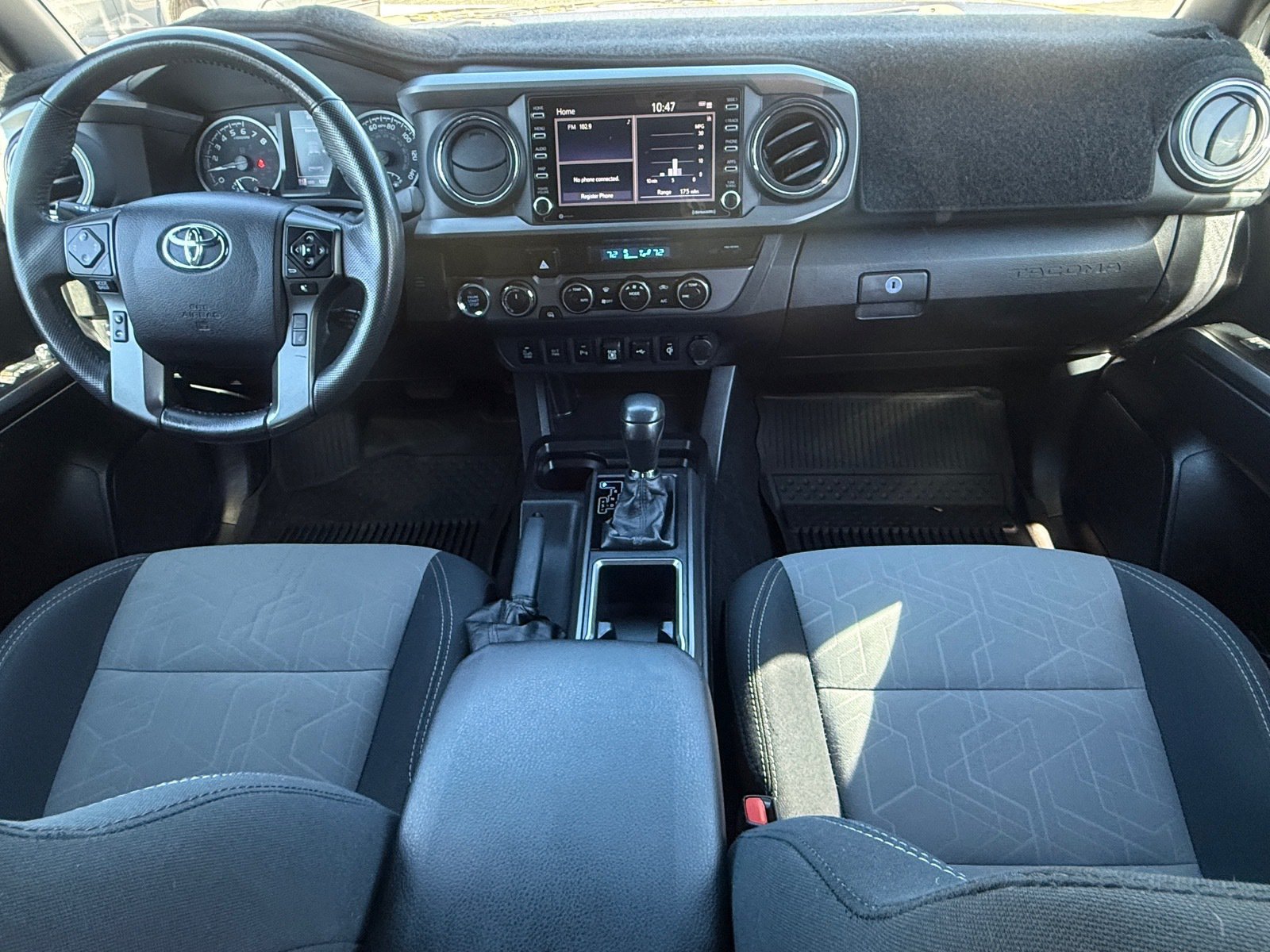 Used 2021 Toyota Tacoma TRD Off-Road w/ Technology Package AWD/4WD image 17