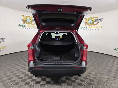 Used 2022 Toyota RAV4 LE AWD/4WD image 29