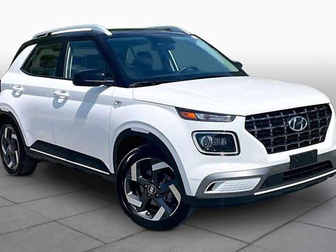 Used 2025 Hyundai Venue Limited FWD image 3