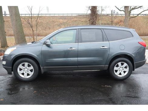 Used 2011 Chevrolet Traverse LT w/ Personal Connectivity Package image 4