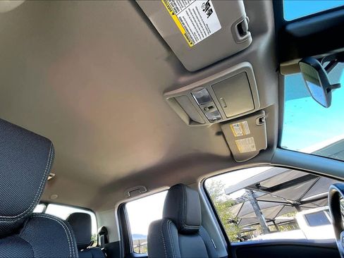 Used 2024 Nissan Frontier SV w/ SV Convenience Package image 13