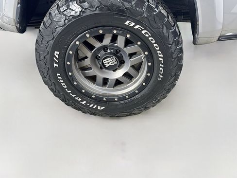 Used 2016 Toyota Tacoma TRD Sport w/ Towing Package image 29