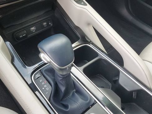 Used 2024 Kia Telluride EX w/ EX Captain's Chair Package FWD image 29