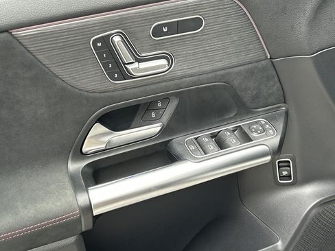 Certified 2023 Mercedes-Benz GLA 250 4MATIC image 17