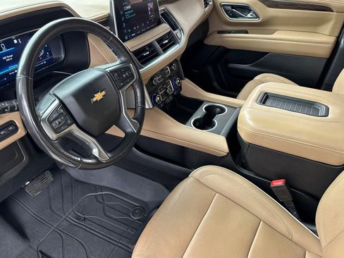 Used 2023 Chevrolet Suburban Premier AWD/4WD image 4