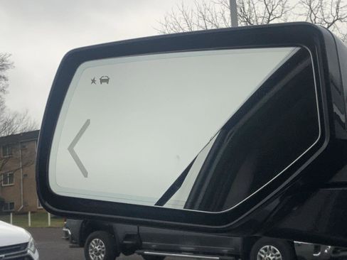 Used 2020 Chevrolet Tahoe LT w/ Luxury Package image 36