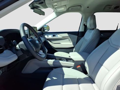 New 2026 Ford Explorer Active w/ Active Comfort Package image 5