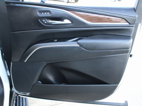 Used 2023 Cadillac Escalade Sport Platinum image 28