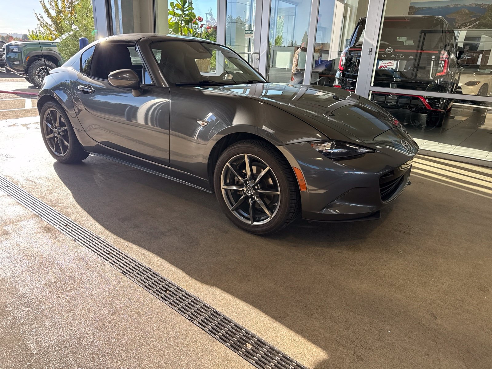 Used 2019 MAZDA MX-5 Miata RF Grand Touring RWD image 5