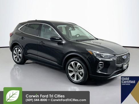 Used 2025 Ford Escape Platinum AWD/4WD image 1
