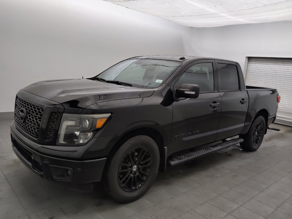 Used 2018 Nissan Titan SV w/ SV Convenience Package RWD image 2