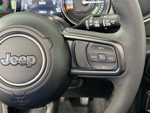 Used 2023 Jeep Wrangler Unlimited w/ Sun & Screen Package AWD/4WD image 24