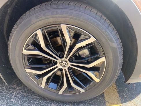 New 2026 Toyota Crown image 9