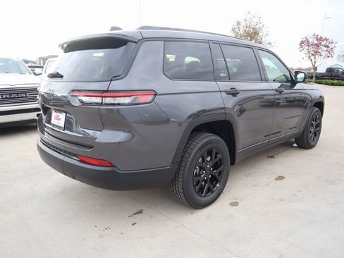 New 2025 Jeep Grand Cherokee L Altitude image 21