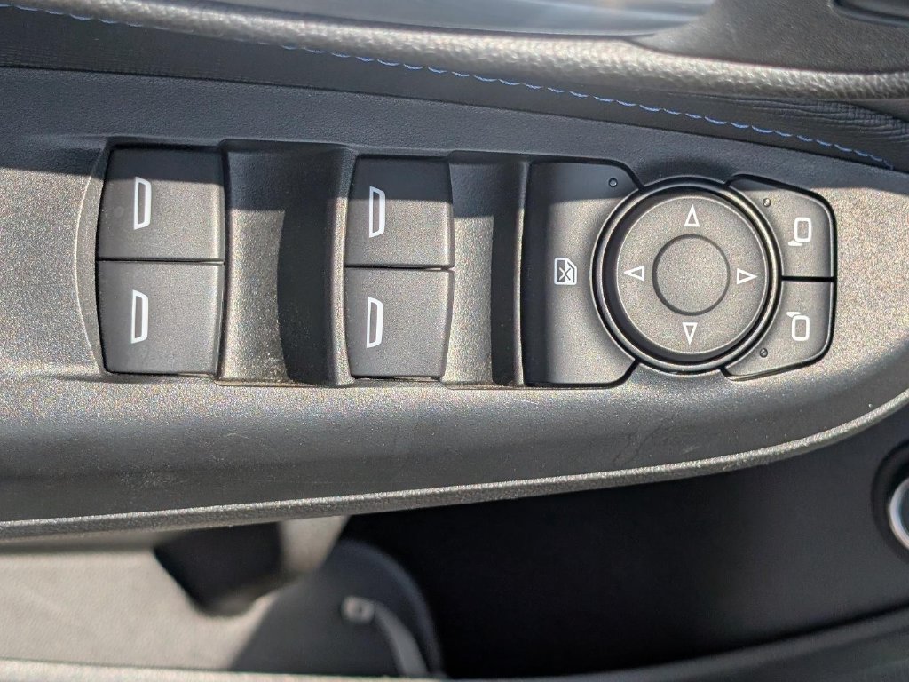 Used 2024 Buick Envista Sport Touring w/ Convenience I Package FWD image 14