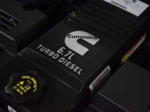 Used 2024 RAM 2500 Laramie w/ Night Edition image 32