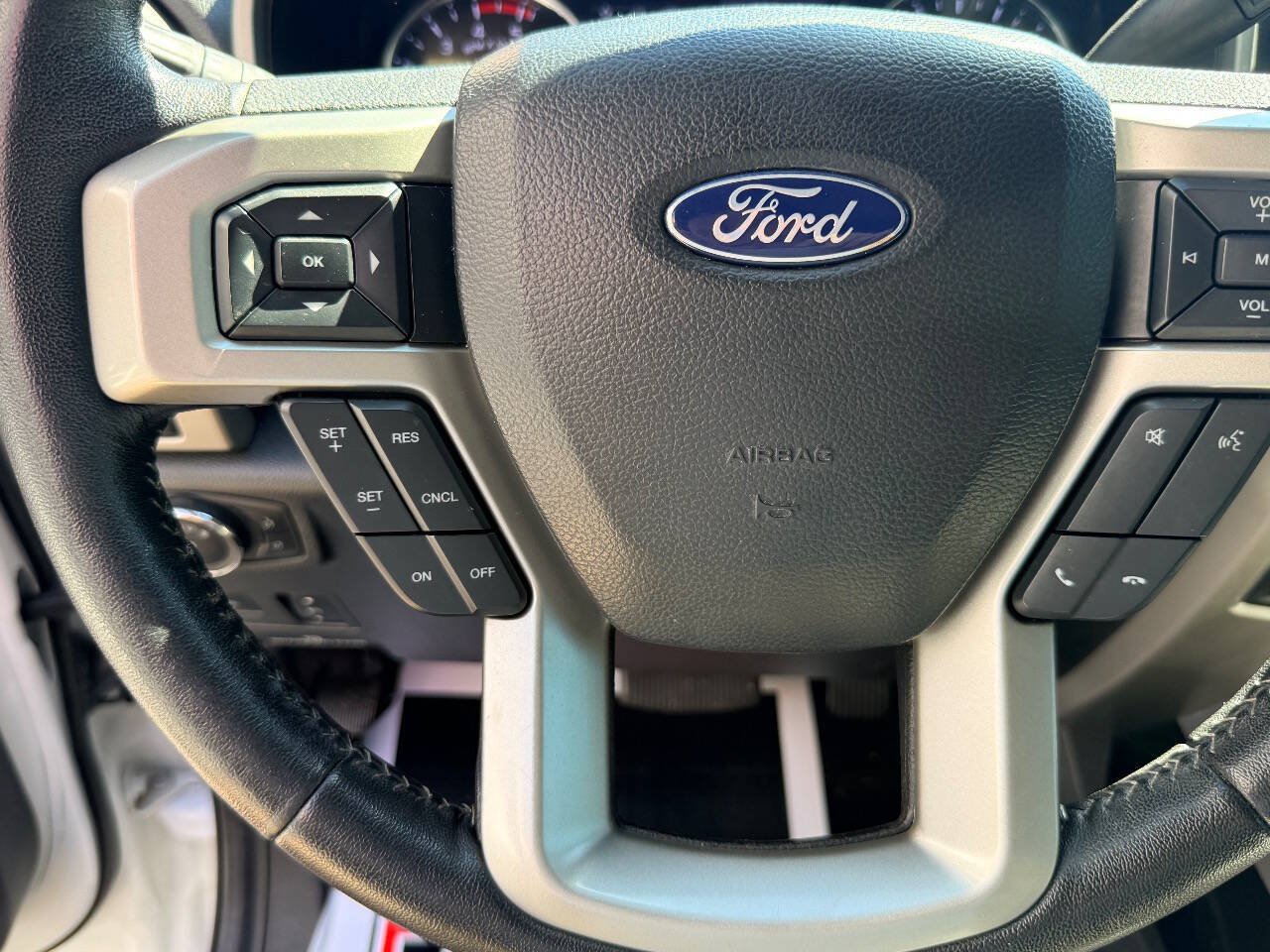 Used 2020 Ford F250 Lariat w/ Lariat Ultimate Package AWD/4WD image 27