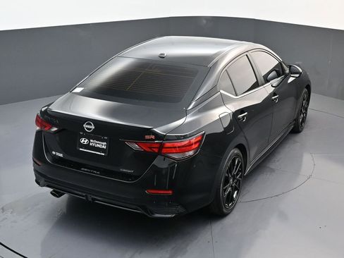 Used 2025 Nissan Sentra SR w/ SR Premium Package FWD image 16