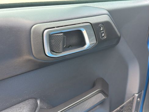 Used 2025 Ford Bronco Badlands AWD/4WD image 10