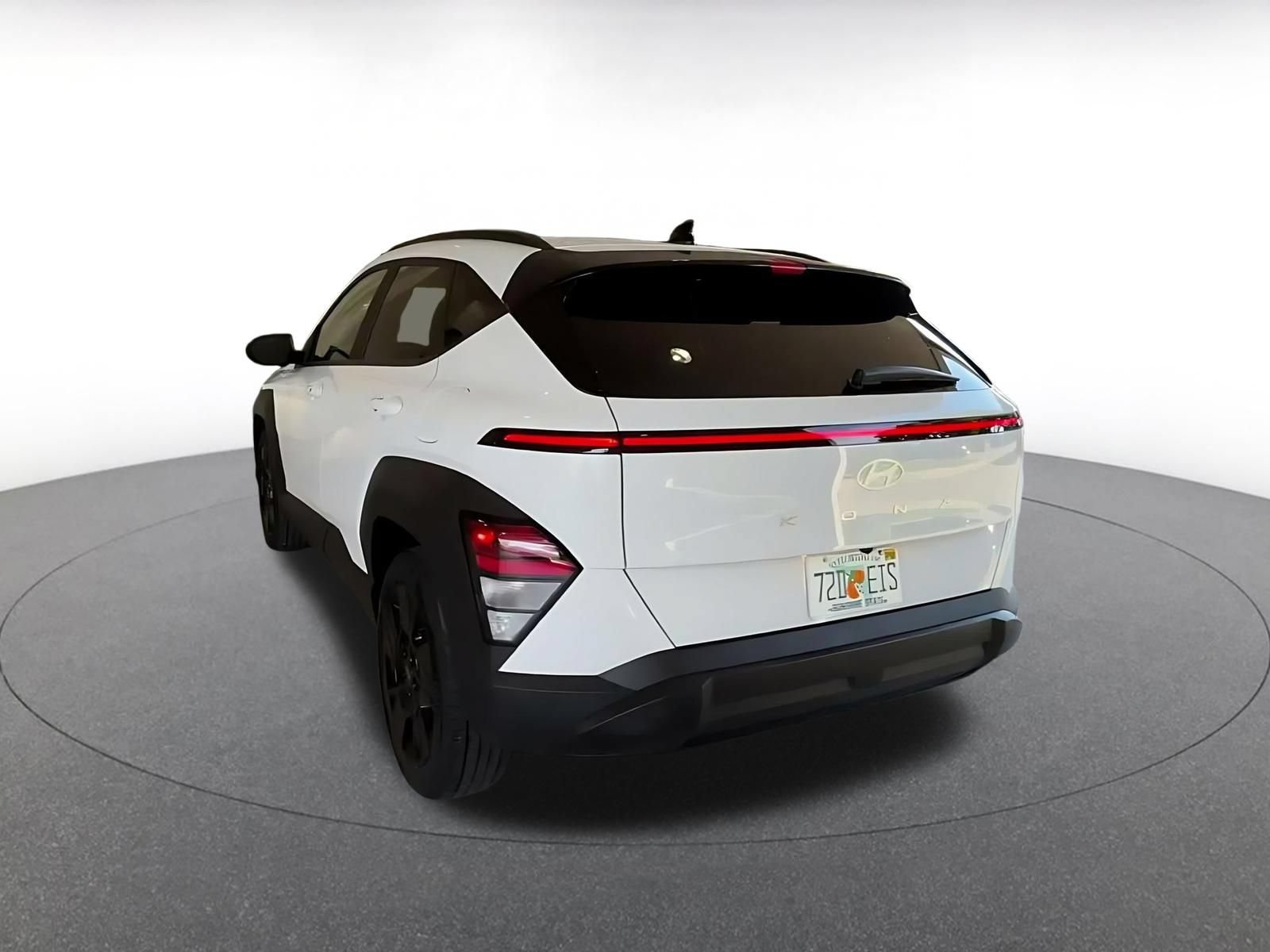 Used 2026 Hyundai Kona SEL Sport FWD image 9