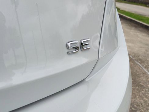 Used 2025 Volkswagen Jetta SE image 8