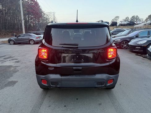 Used 2018 Jeep Renegade Altitude FWD image 6