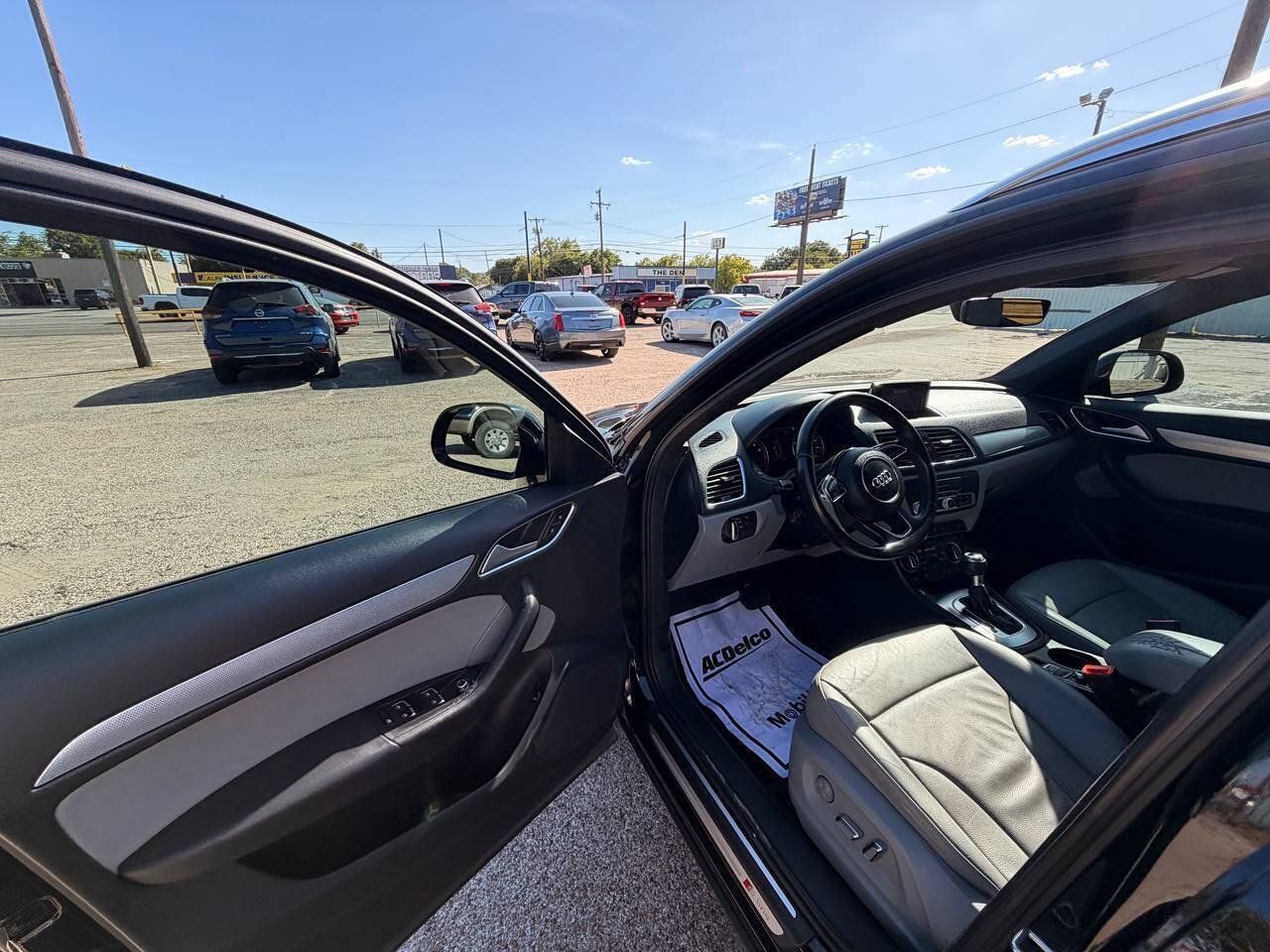 Used 2018 Audi Q3 2.0T Premium w/ Convenience Package FWD image 10