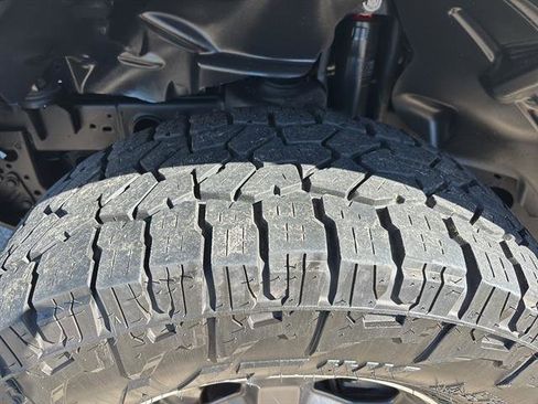 Used 2023 Jeep Gladiator Rubicon w/ Cold Weather Group image 10