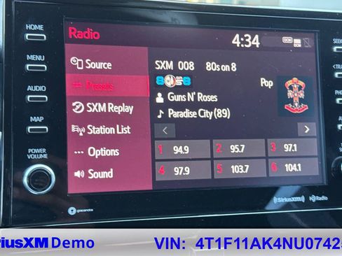Used 2022 Toyota Camry XLE FWD image 32