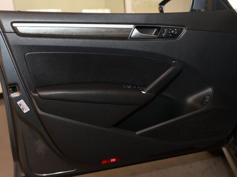 Used 2016 Volkswagen Passat 1.8T SE image 22